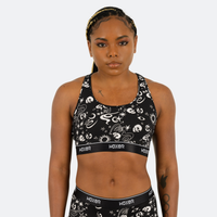 Ebony wears a size M
