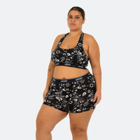 Aymeth wears a size XL