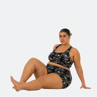 Aymeth wears a size XL
