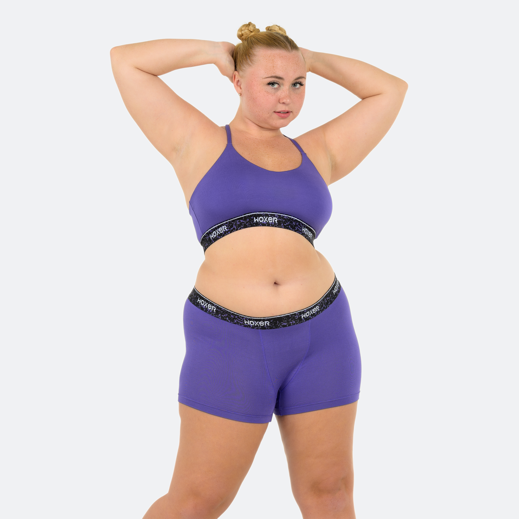 Niki wears a size XL