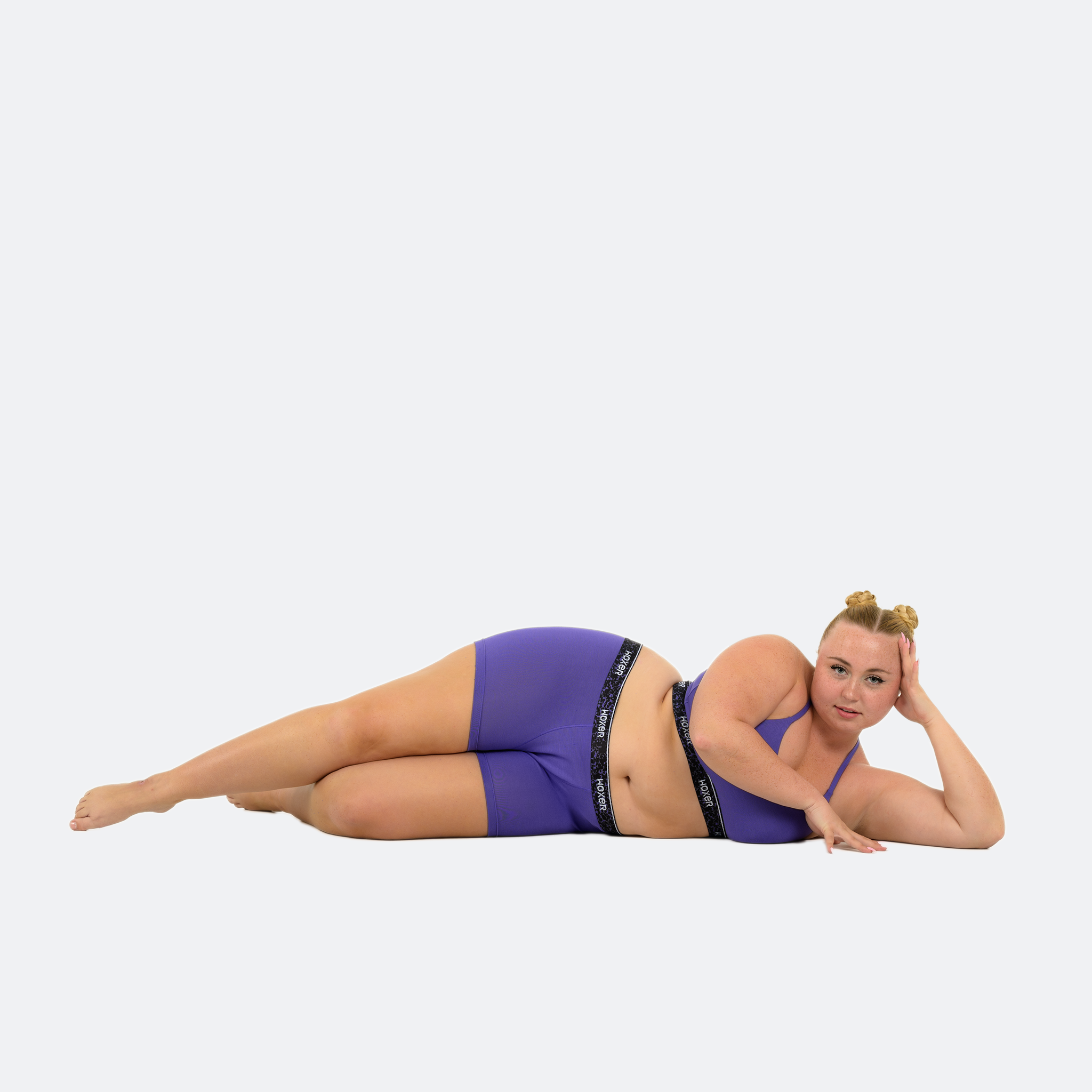 Niki wears a size XL