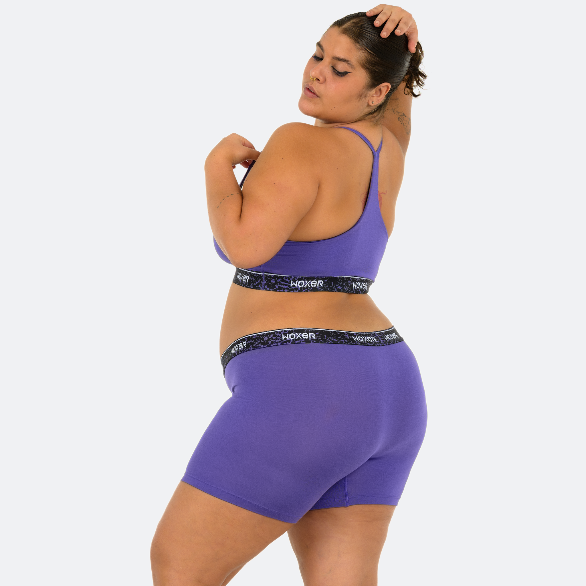 Aymeth wears a size XL