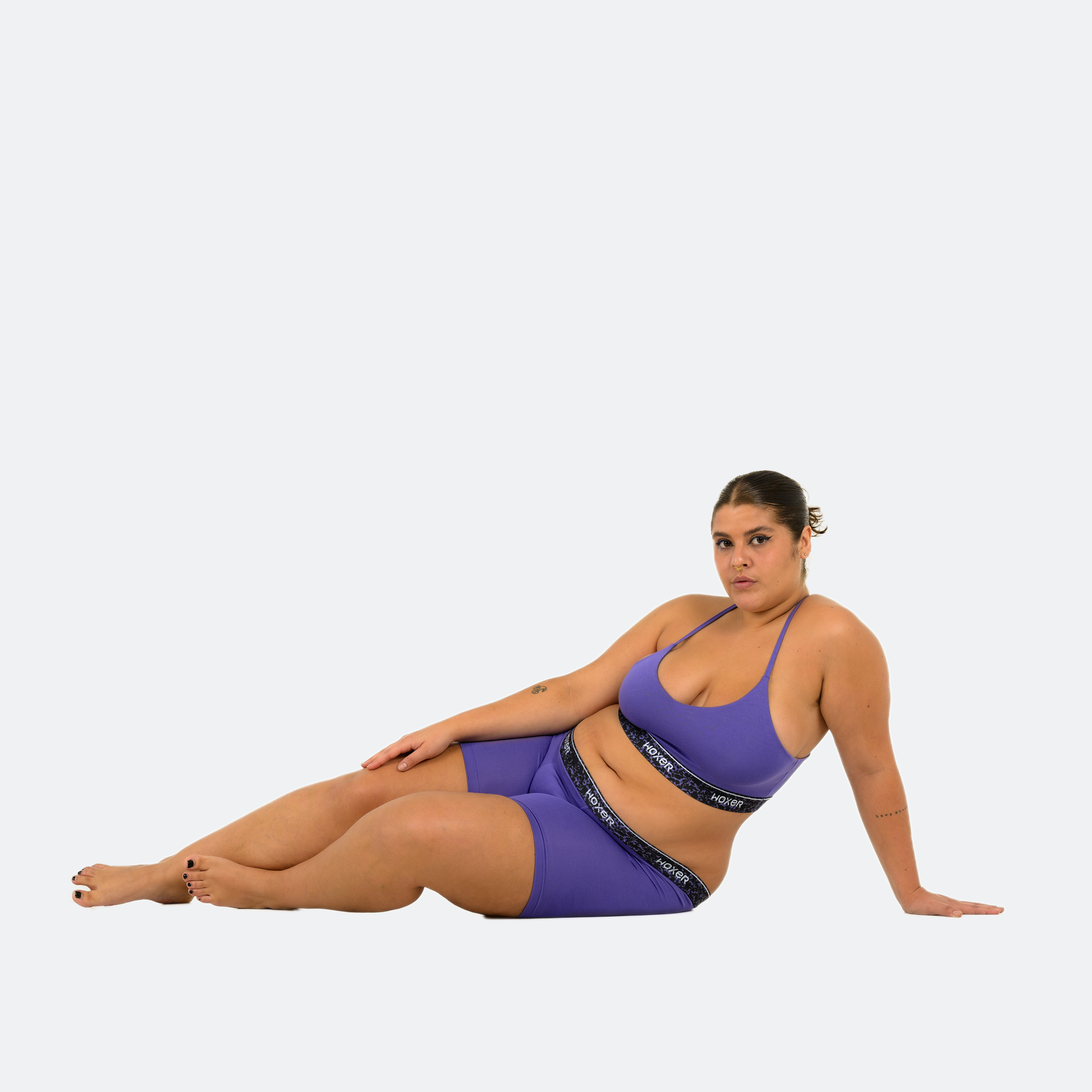 Aymeth wears a size XL