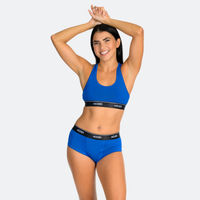 Isabella wears a size S
