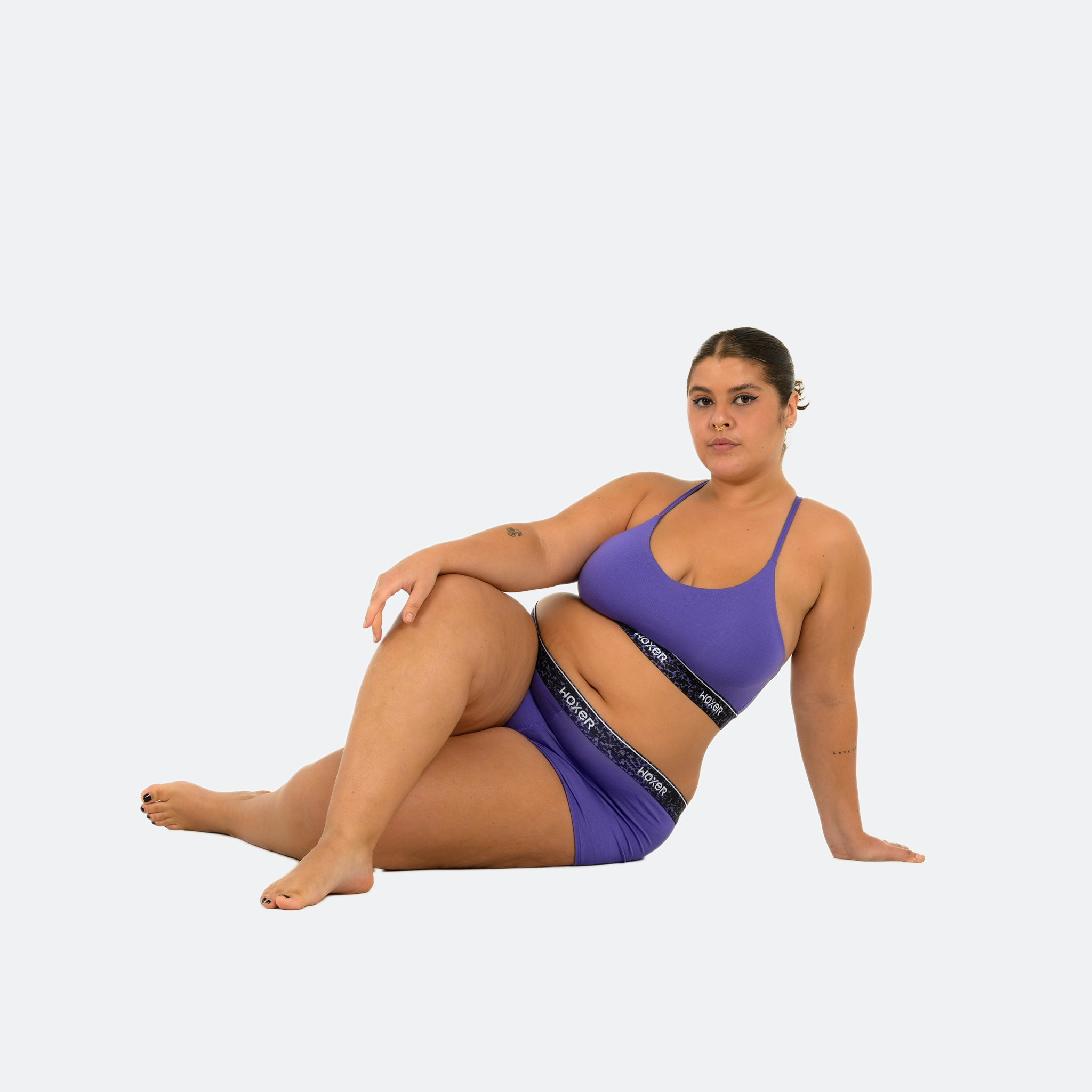 Aymeth wears a size XL