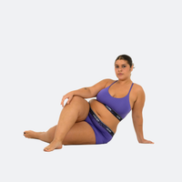 Aymeth wears a size XL