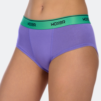 Maya wears a size M