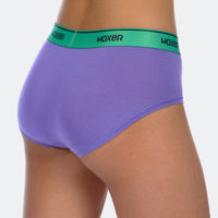 Maya wears a size M