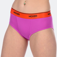 Daniel wears a size S