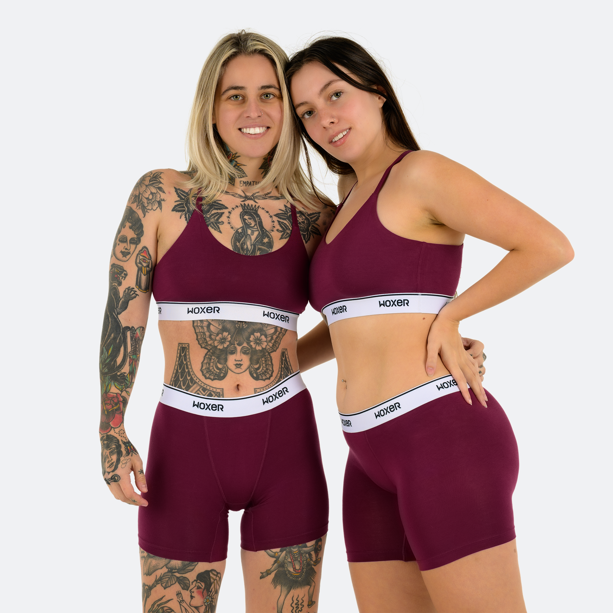 Reid wears a size S, Michela wears a size L