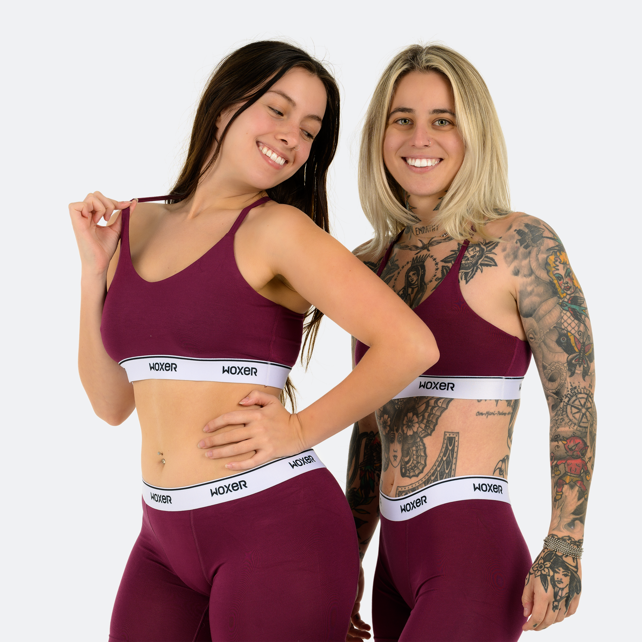 Michela wears a size L, Reid wears a size S