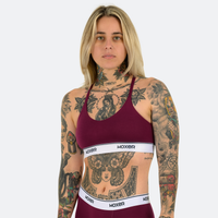Reid wears a size S