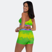 Carla wears a size L