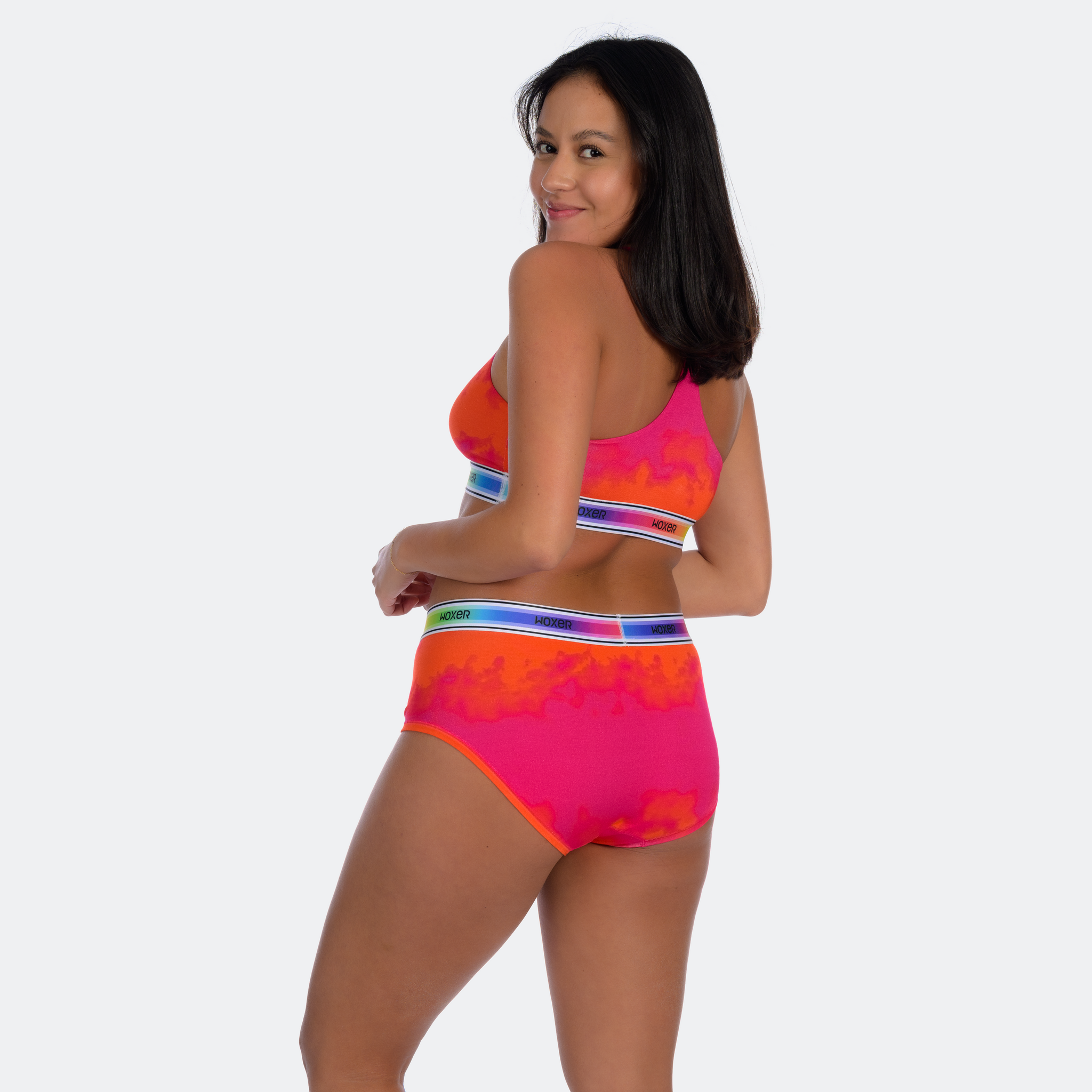 Carla wears a size L