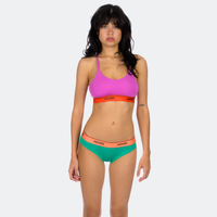 Ashlee wears a size S