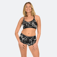 Gaby wears a size M
