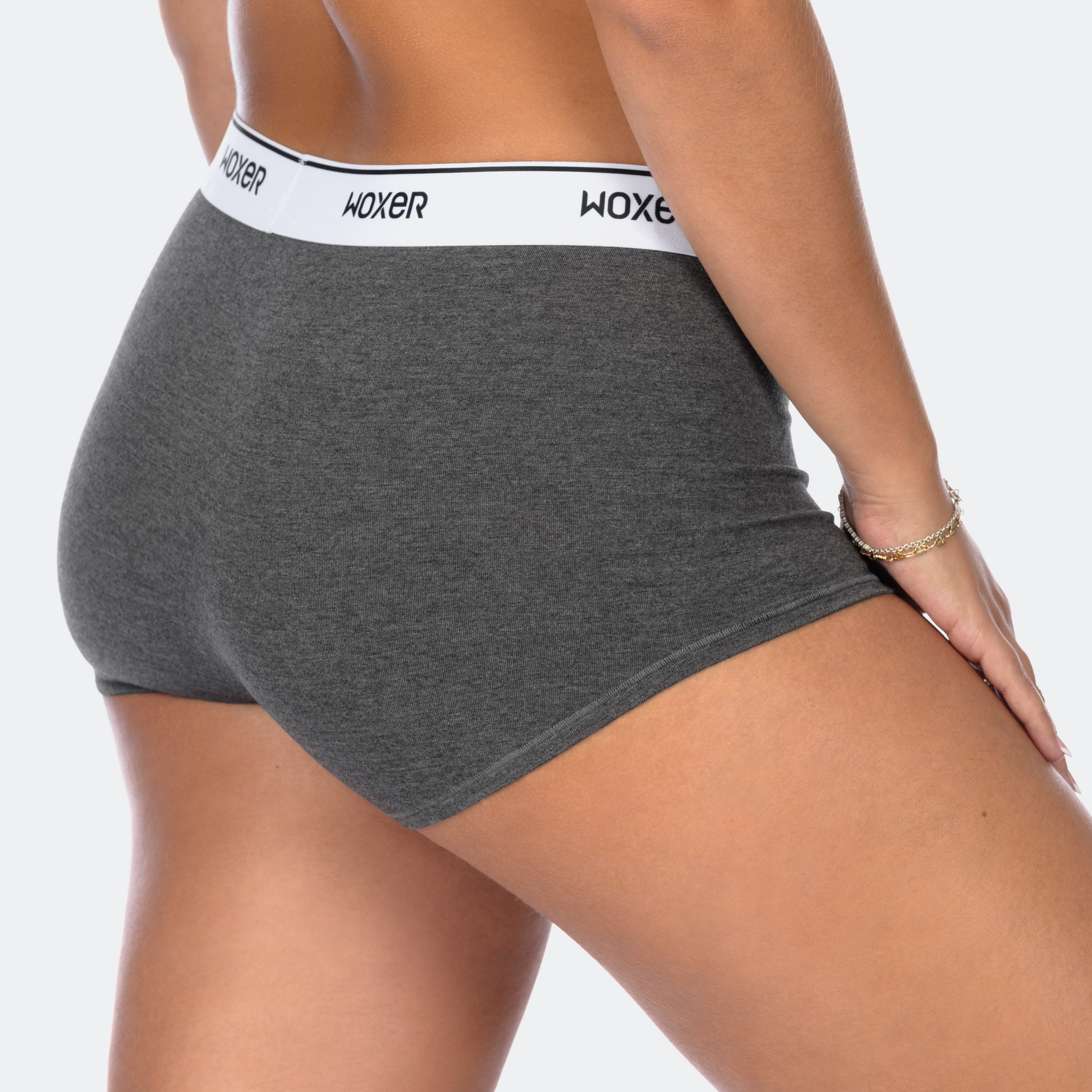 Natalie wears a size L