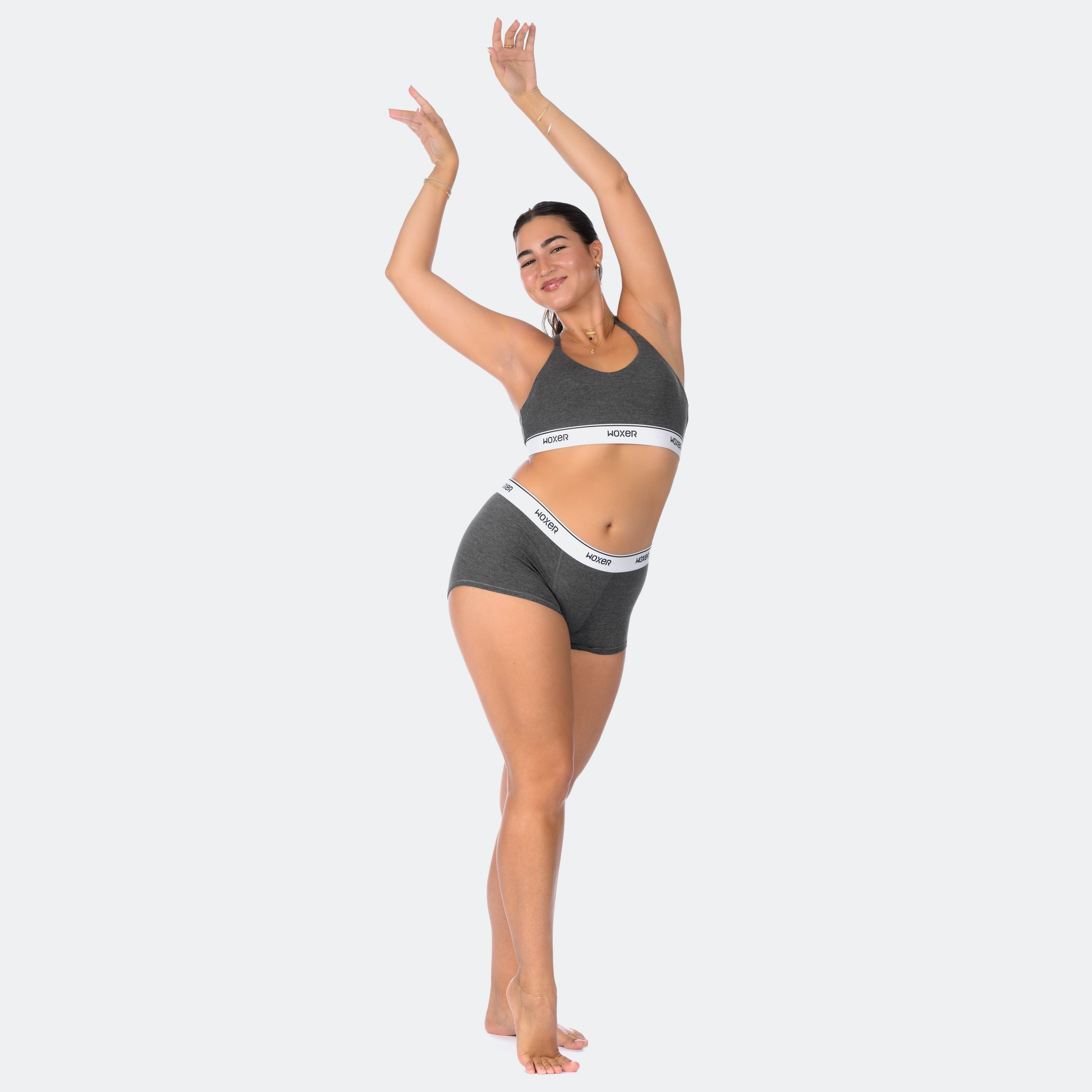 Natalie wears a size L