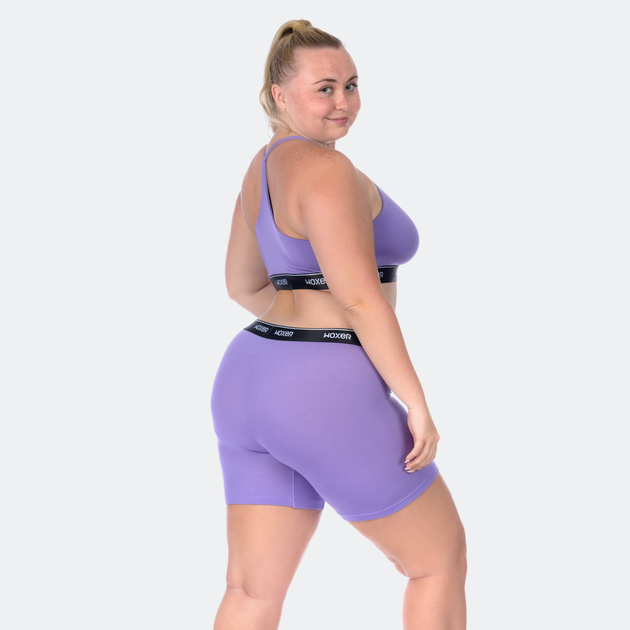 Niki wears a size XL