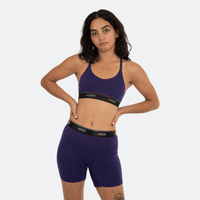 Paola wears a size S