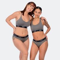 Steph wears a size M, Jessica wears a size S