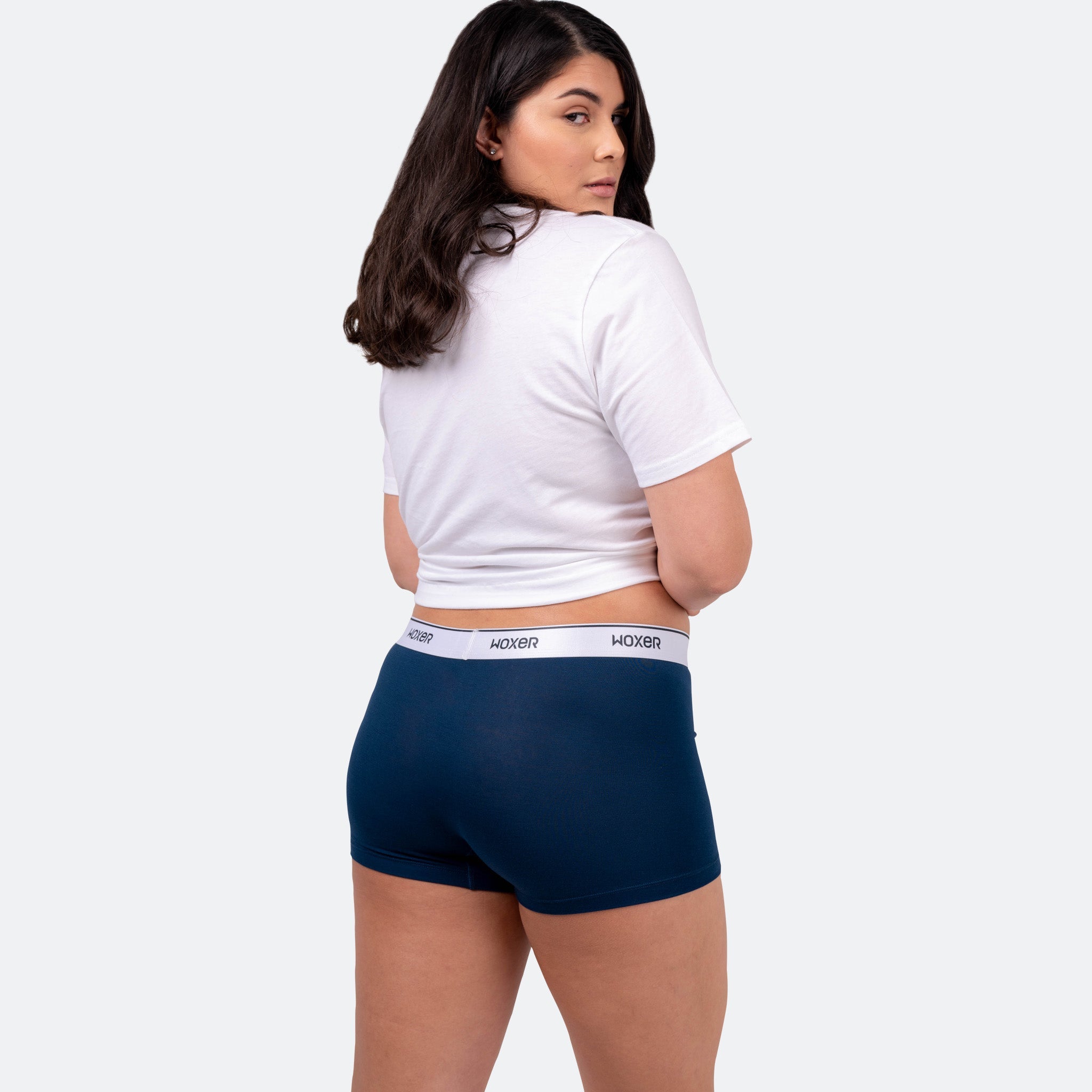 Alexa wears a size XL
